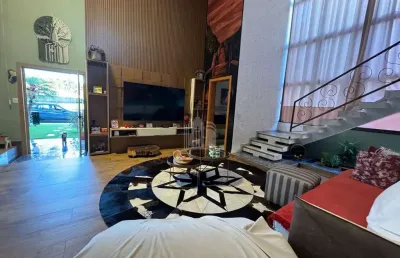 Casa sofisticada com 3 dormitórios sendo 1 suíte e 2 vagas no bairro santa regina em camboriú