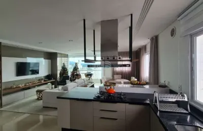 Lindo apartmento com 03 suítes e 03  vagas a poucos metros do mar