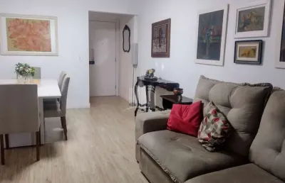 Apartamento com 2 dormitórios sendo 1 suíte e 1 vaga de garagem no centro de balneário camboriú