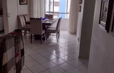 Apartamento na avenida brasil, com 02 dormitórios e vista mar, 200 metros da praia