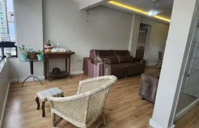 Oportunidade em balneário camboriú, 2 dormitórios, 100 metros da praia.
