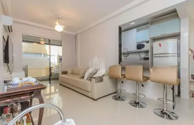 Apartamento completamente mobiliado com 2 quarto e 1 vaga de garagem no centro balneário camboriú
