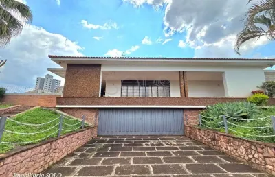 Casa com 4 quartos para alugar no Centro, Araraquara 