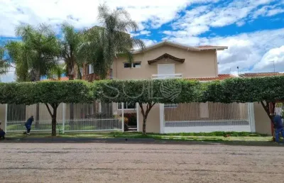 Sobrado maravilhoso localizado no jd aranga. imovel impecavel para atender sua familia, seu conforto, lazer e ate seu negocio.