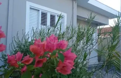 Excelente casa a venda na vila santa maria (vila xavier). bairro predominantemente residencial, familiar e muito tranquilo.