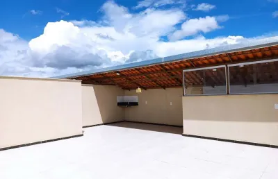 Imperdível! cobertura à venda em esmeraldas-mg, bairro floresta encantada. 2 quartos, 1 sala, 1 banheiro, 1 vaga de garagem, 60m².