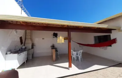Imperdível oportunidade de adquirir sua casa em esmeraldas-mg, no bairro são pedro: 3 quartos, 1 sala, 1 banheiro, garagem!