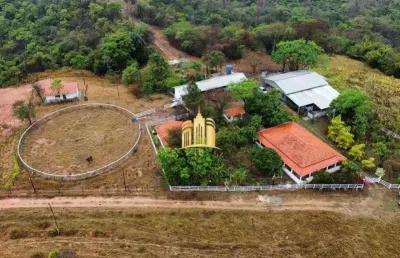 Fazenda à venda na cidade de esmeraldas-mg: 3 quartos, 1 suíte, 2 salas, 3 banheiros, 10 vagas de garagem, área de 800.000,00m²!