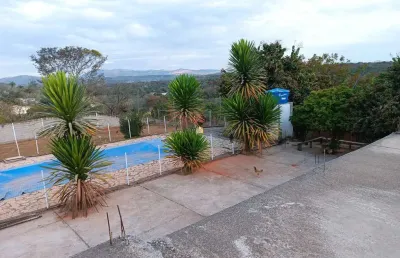Venda de sitio de luxo em tropeiros, esmeraldas-mg: 4 quartos, 2 salas, 3 banheiros, 2 vagas de garagem, 2.400,00 m² de área.