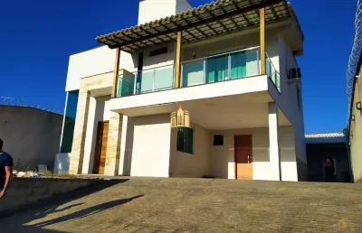 Casa à venda em esmeraldas-mg, bairro fernão dias: 3 quartos, 1 suíte, 3 salas, 2 banheiros, 7 vagas, 180m². oportunidade imperdível!