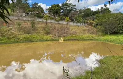 Lindo sítio à venda no condomínio topázio em esmeraldas com porteira fechada