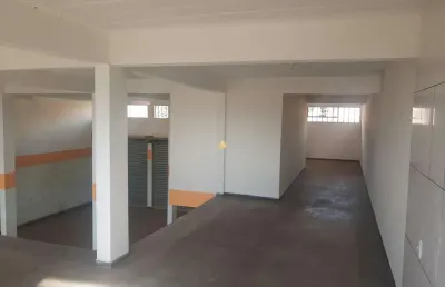 Loja comercial com 5 salas, 2 banheiros, 2 vagas na cidade de esmeraldas-mg, bairro recanto verde - 170m².