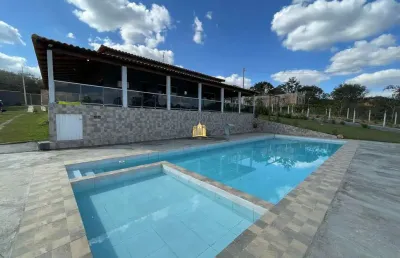 Sítio à venda no condomínio paraíso das esmeraldas, esmeraldas - 5.490m², suíte, piscina, área gourmet