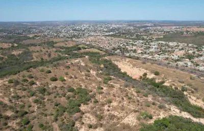 Fazenda à venda em curvelo - 215,48 hectares, pastagem, casa sede, curral e lagoa com 2.700m de frente para avenida bias fortes | r$33.000.000