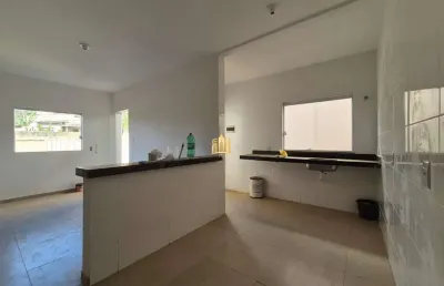 Venda de casa no quintas do são josé em esmeraldas - 3 quartos e garagem