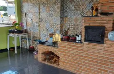 Casa ampla com área gourmet à venda  4 quartos, 360m²