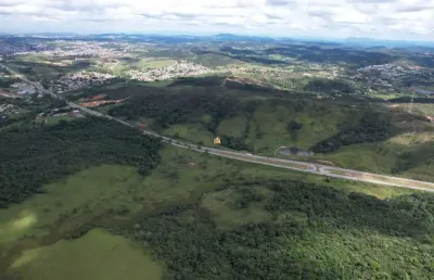 Terreno 2.640.200 m² na br-040, esmeraldas, mg ? à venda