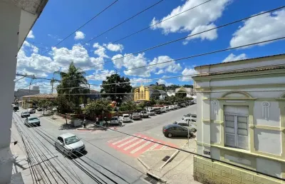Sala comercial para locação no centro de esmeraldas 130m² com 5 salas