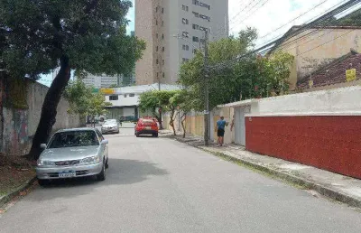 Casa com 4 quartos para alugar na Rua Bandeira De Melo, 41, Casa Forte, Recife