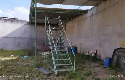 Vende-se terreno com cobertura metalica a 500 metros da rodovia carvalho pinto