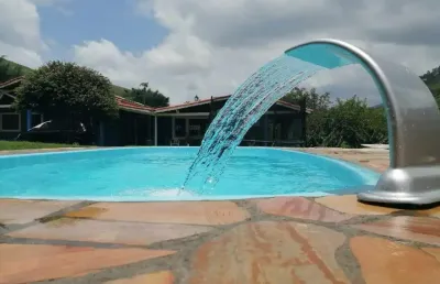 Vende-se linda chacara em monteiro lobato em são benedito com 02 dormitórios