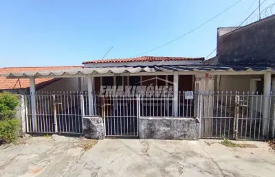 Casa com 4 quartos sendo 1 suíte e edícula no jd. simus