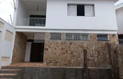 Casa com 3 quartos 1 suíte, quintal amplo e 2 vagas - vila trujillo