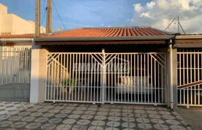 Casa térrea com 2 quartos, 2 vagas e quintal no jd. morumbi!