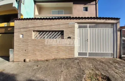 Casa sobradada com 2 quartos sendo 1 suíte no bairro parque das laranjeiras