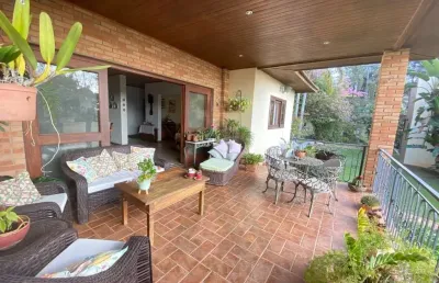 Linda casa em condomínio à venda em vinhedo-sp - 4 quartos, 4 suítes, 3 salas, 5 banheiros, 6 vagas de garagem - condomínio santa fé 360m²!