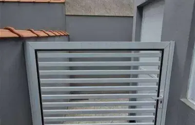 Casa com 2 quartos à venda na Avenida Pau-Brasil, 454, Jardim Samambaia, Praia Grande