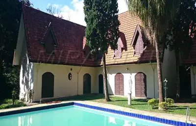 Sobrado de 674m² com 5 quartos em serra da cantareira