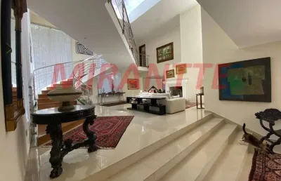 Sobrado de 750m² com 4 quartos em serra da cantareira