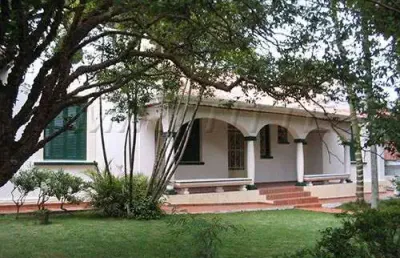 Casa terrea de 250m² com 4 quartos em horto florestal