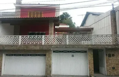 Sobrado de 250m² com 4 quartos em jardim santa inês