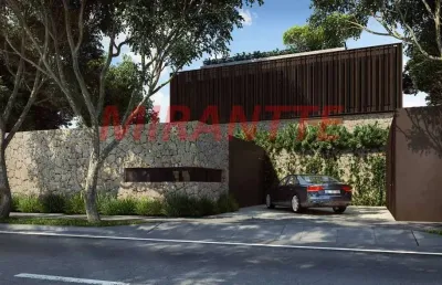 Cond. fechado de 900m² com 4 quartos em alto de pinheiros