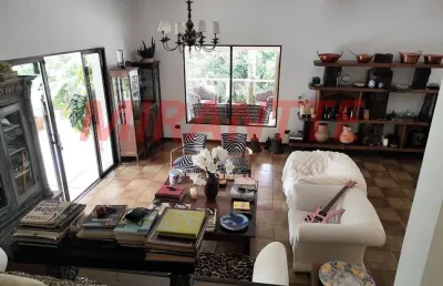 Sobrado de 480m² com 4 quartos em serra da cantareira