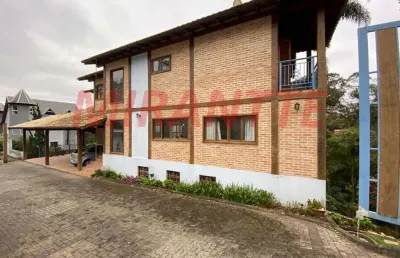 Sobrado de 478m² com 5 quartos em serra da cantareira