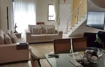 Apartamento de 250m² com 3 quartos em horto florestal