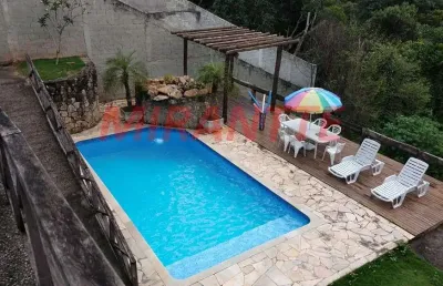 Sobrado de 580m² com 5 quartos em serra da cantareira