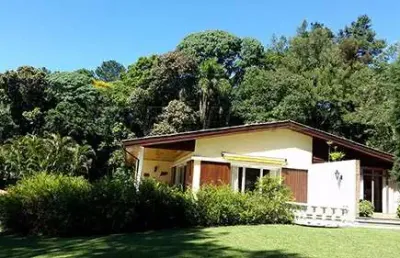 Casa terrea de 327m² com 6 quartos em serra da cantareira