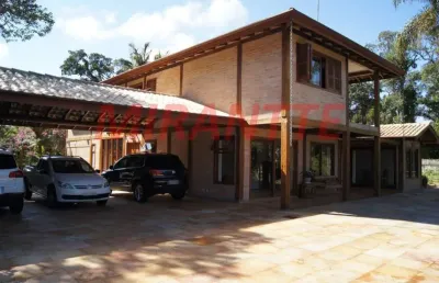 Sobrado de 421m² com 4 quartos em serra da cantareira