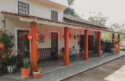 Sobrado de 450m² com 4 quartos em serra da cantareira