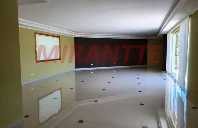 Sobrado de 600m² com 4 quartos em serra da cantareira