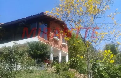 Casa terrea de 176m² com 3 quartos em jardim samambaia - mairiporã