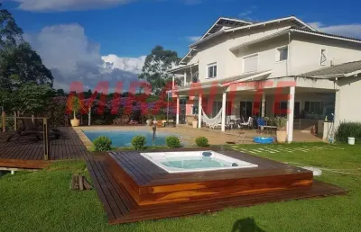 Sobrado de 490m² com 4 quartos em serra da cantareira