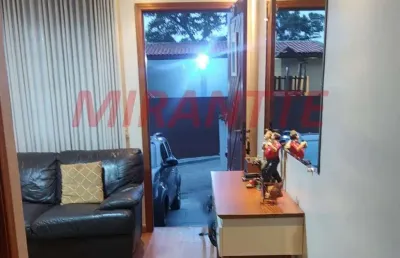 Cond. fechado de 63m² com 2 quartos em horto florestal