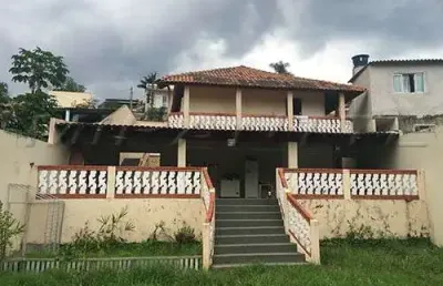 Casa terrea de 250m² com 3 quartos em horto florestal