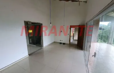 Sobrado de 270m² com 4 quartos em serra da cantareira