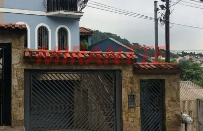 Sobrado de 199m² com 3 quartos em parque casa de pedra